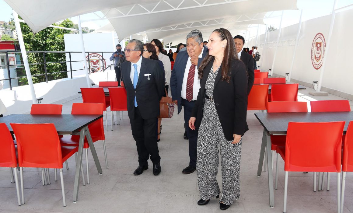 Inaugura Rector de la UATX ampliación del Comedor Universitario