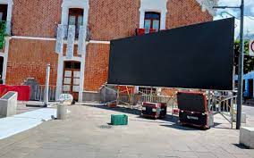 Comienza instalación de audio y vallas para Grito de Independencia