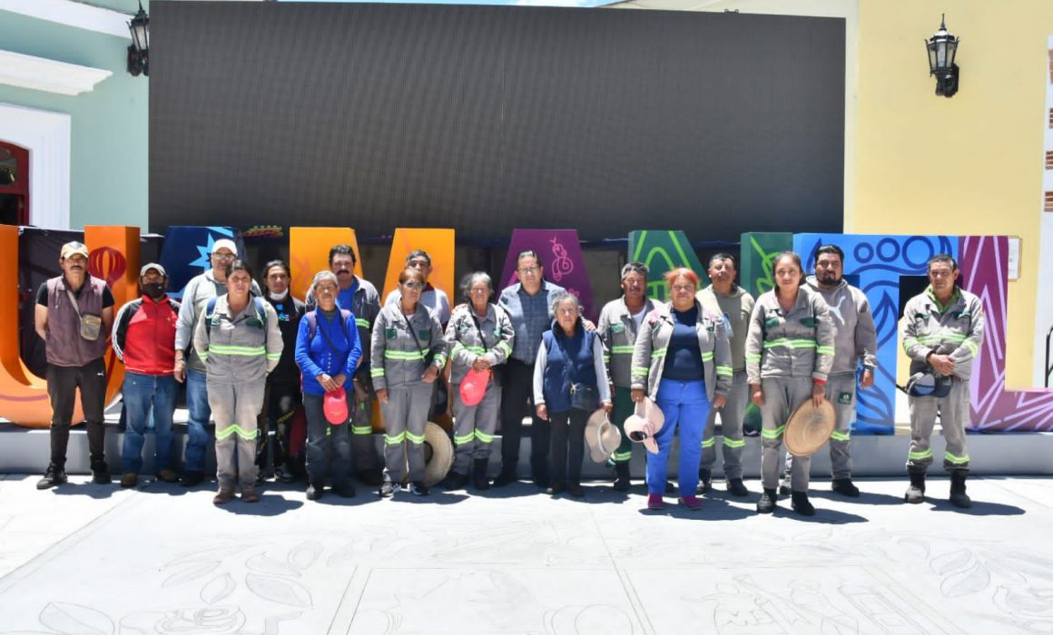 Recompensa Huamantla a trabajadores de servicios públicos