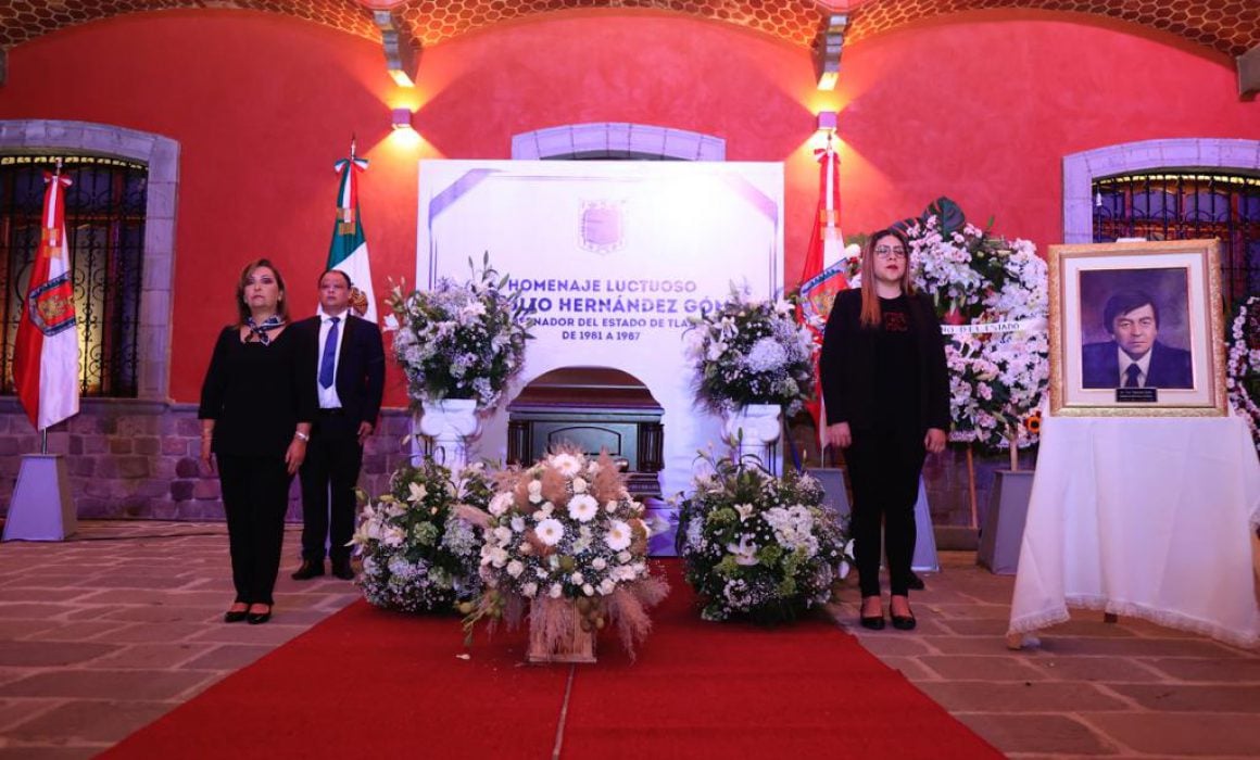 Rinde gobierno de Tlaxcala homenaje luctuoso a exgobernador Tulio Hernández