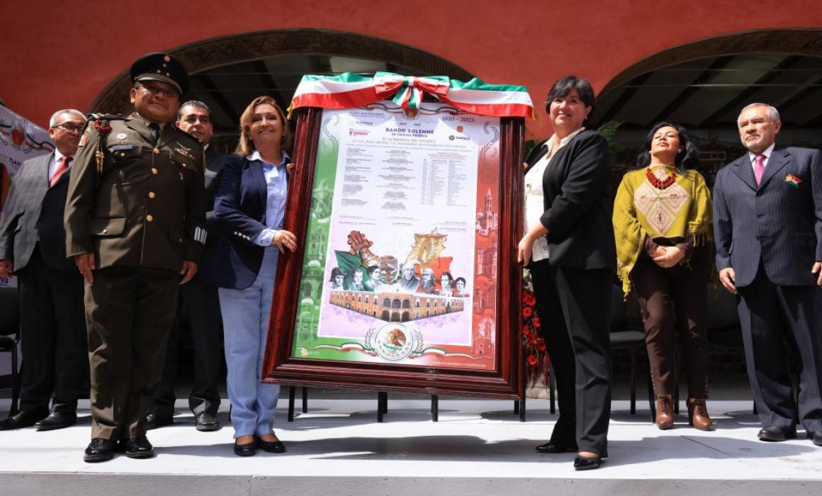 Fijó Lorena Cuéllar Bandos Solemnes de Fiestas Patrias