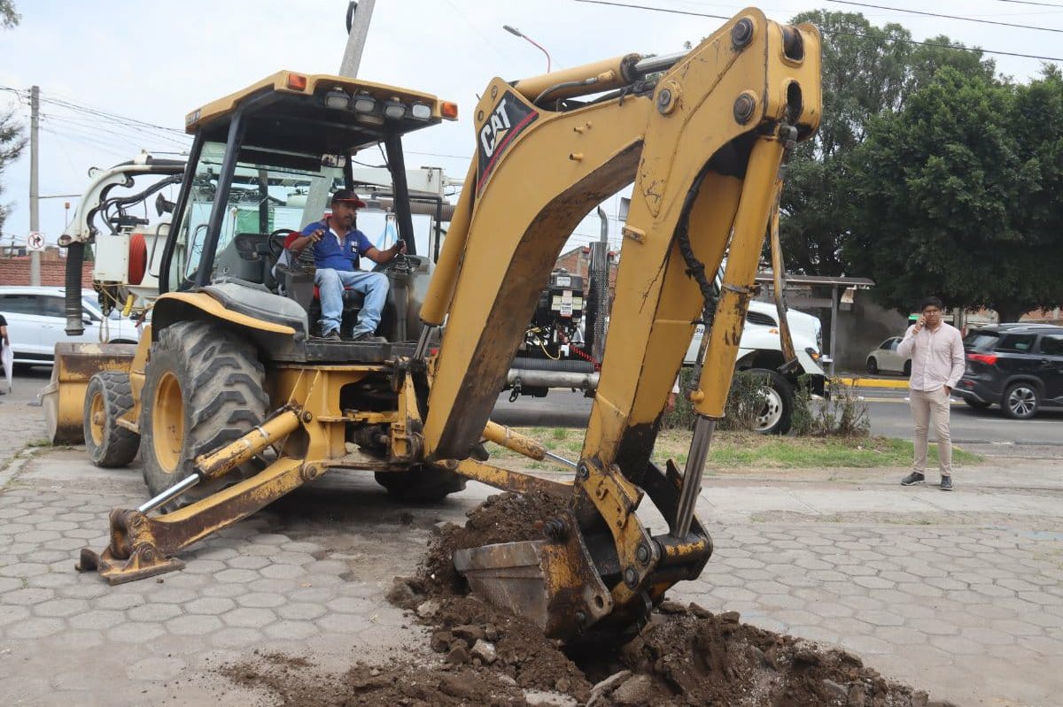 Paola Angon inicia dos obras, a través del SOSAPACH, para mejorar los servicios