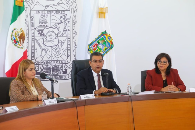 Más de 14 mil servidores públicos de Puebla recibirán un aumento salarial
