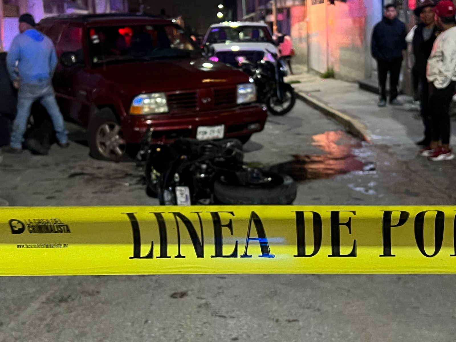 Percance entre motocicleta y camioneta deja un lesionado de gravedad en San Nicolás de San Pablo del Monte