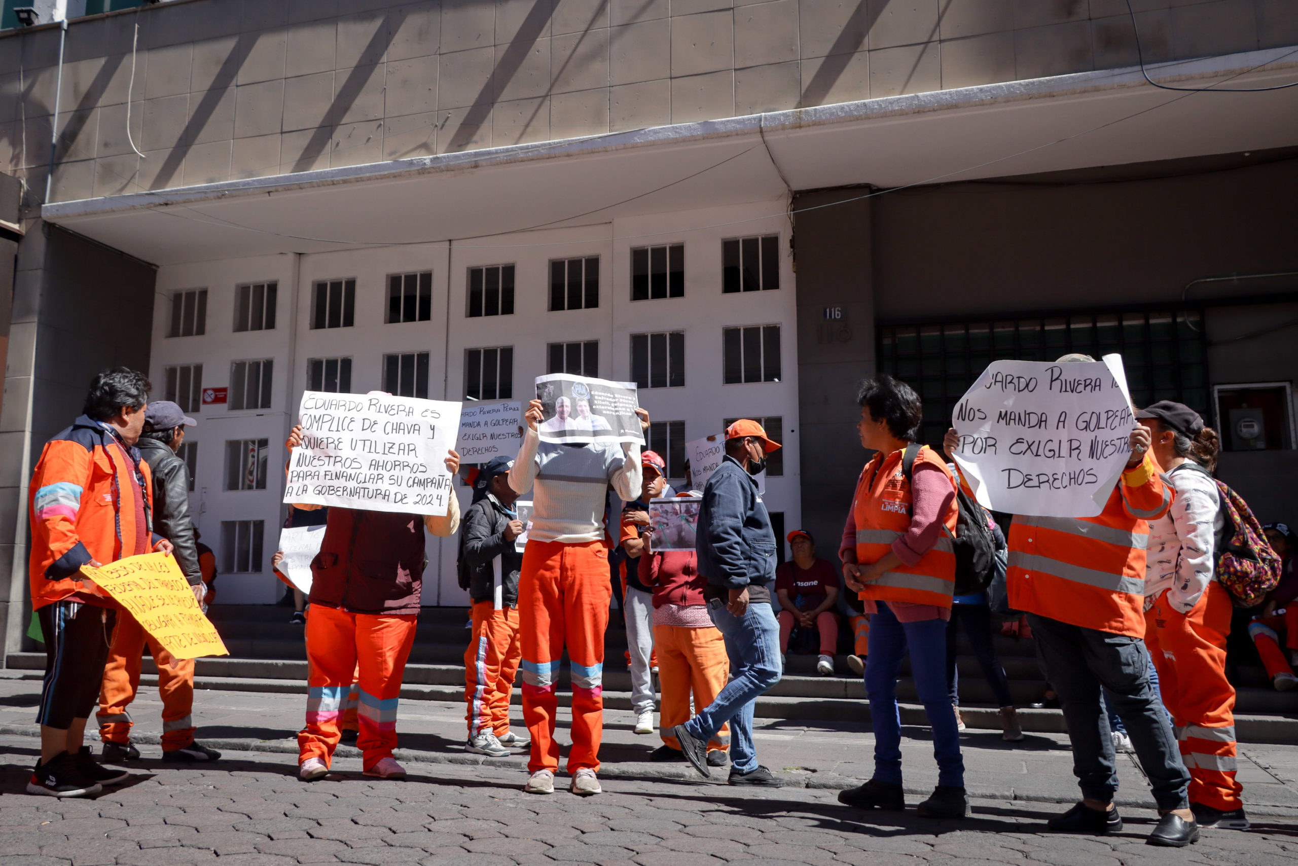 Protesta de Naranjitas en Puebla exige devolución de fondos sindicales y apoyo del alcalde