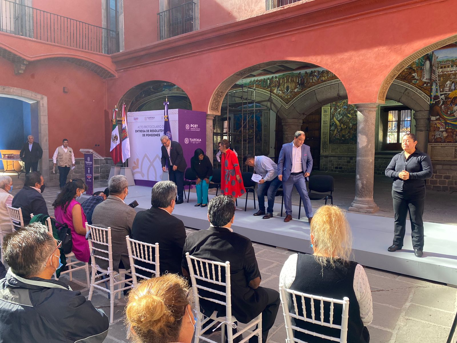 Entrega Cuellar Cisneros pago de pensiones por jubilación 