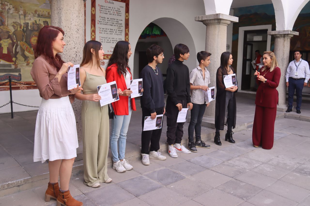 Paola Angon encabeza ceremonia por el 202 Aniversario de la Consumación de la Independencia