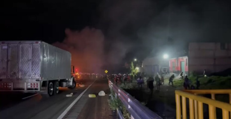 Dos personas fueron detenidas tras bloqueo en la México-Puebla; habrá denuncias de la federación