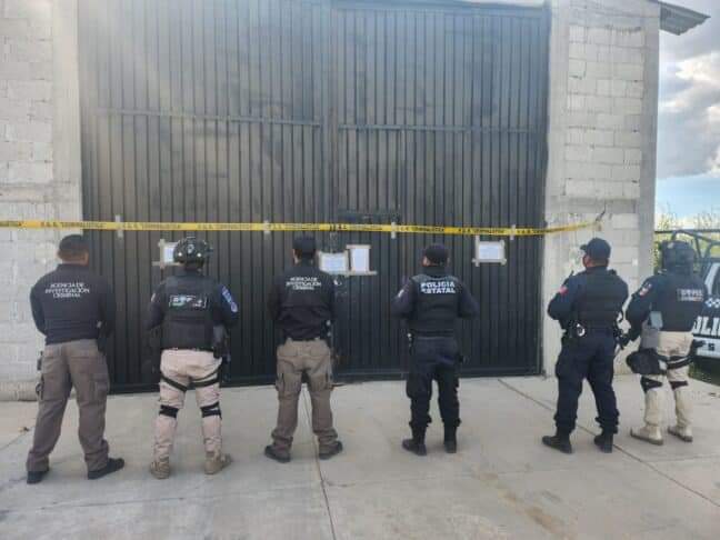 En cateo recuperan tráileres robados que eran resguardados en una bodega en Huamantla