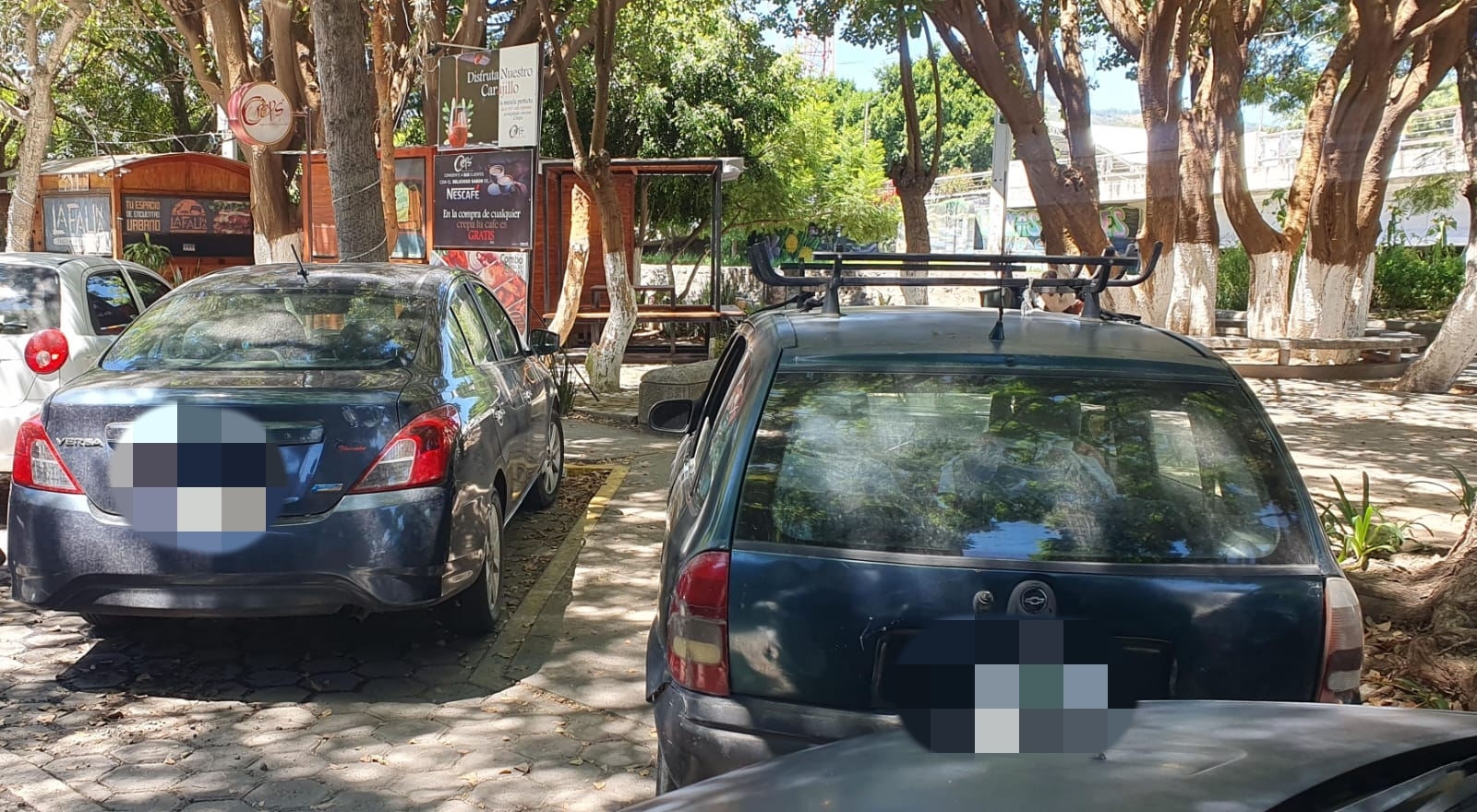 Roban autopartes cerca de la Casa de Artesanías, en la capital