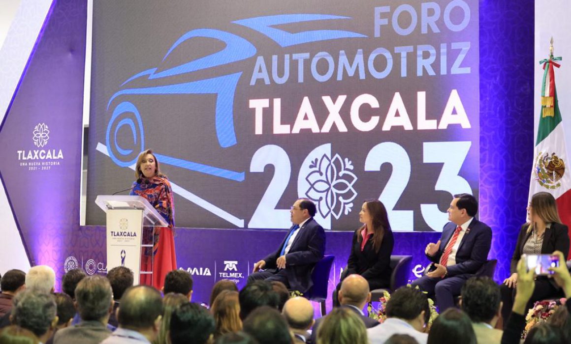Inaugura Lorena Cuéllar Foro Automotriz Tlaxcala 2023