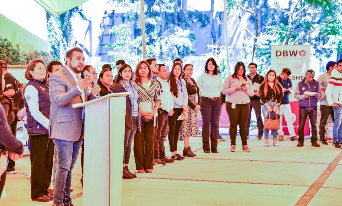 Inaugura Salvador Santos Cedillo la gran feria del empleo Huamantla 2023