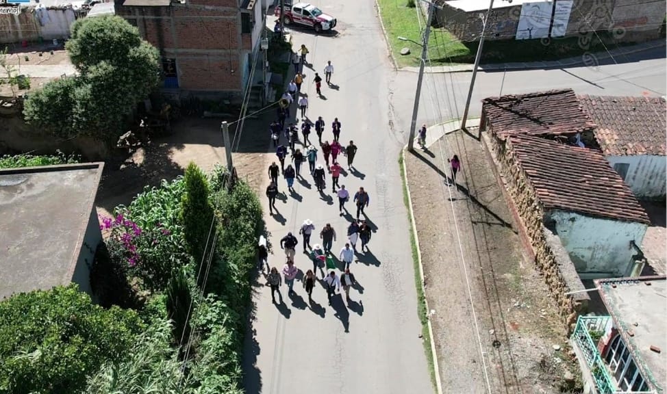 Coronango se viste con los colores patrios 