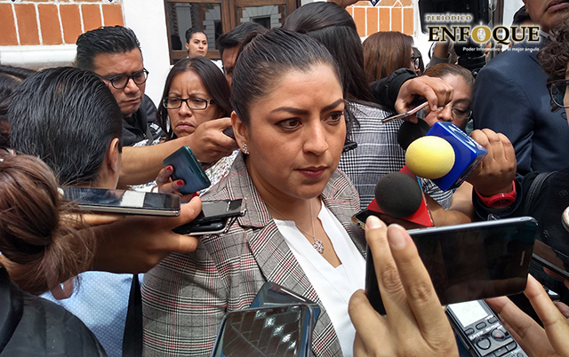Claudia Rivera dispuesta a sumar a escuchar estrategia de regidor para combatir al ambulantaje