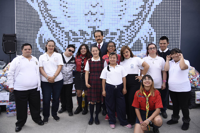 BUAP entrega a la Fundación Down de Puebla tonelada y media de tapas de plástico