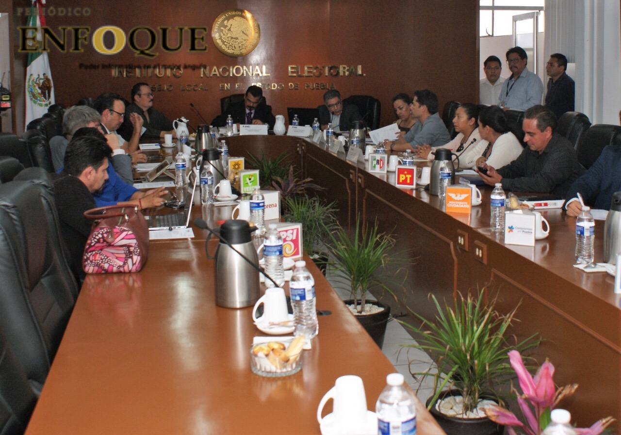 INE desecha quejas interpuestas en contra de Cárdenas 