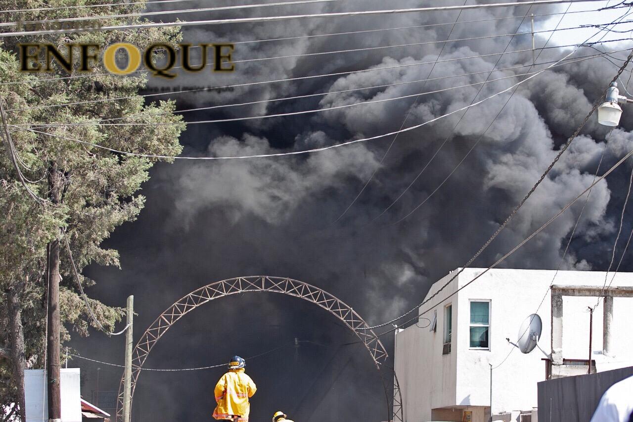 Explota depósito de aceites para motor en San Andrés Cholula