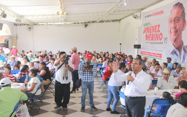 Promete Jiménez Merino construcción de planta de tratamiento residual en la Mixteca