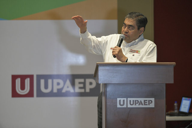 Barbosa Huerta se reúne con la comunidad estudiantil de la UPAEP