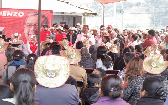 Propone Merino incrementar seguros de vida para maestros