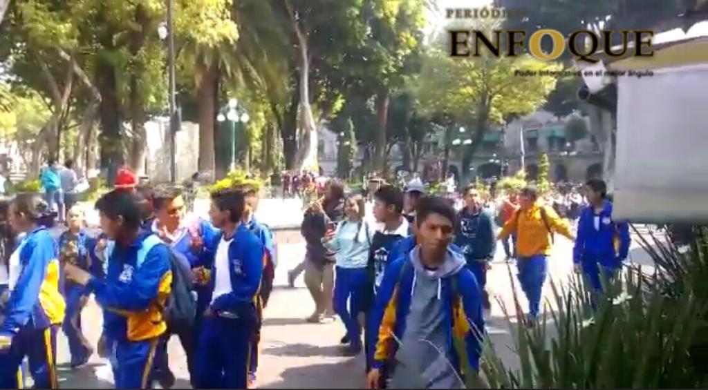 Estudiantes piden mejores condiciones para su enseñanza 