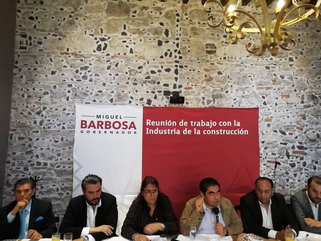 Ofrece Barbosa Huerta trato justo a empresarios de constructoras de Puebla 