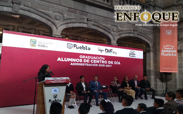 Ayuntamiento encabeza graduación de la 25ª generación del Centro de Día