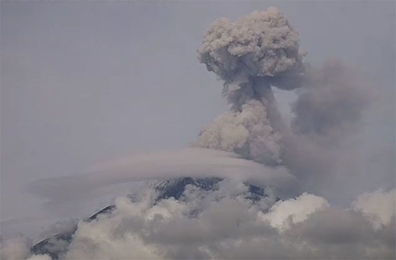 Mantiene Popocatépetl actividad continua y presenta 150 exhalaciones