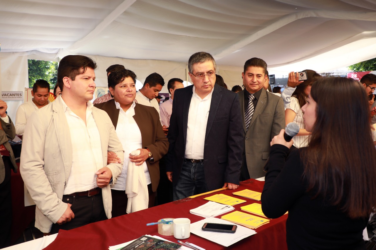 KARINA PÉREZ POPOCA Y ABELARDO CUÉLLAR INAUGURAN LA FERIA DEL EMPLEO SAN ANDRÉS CHOLULA 2019
