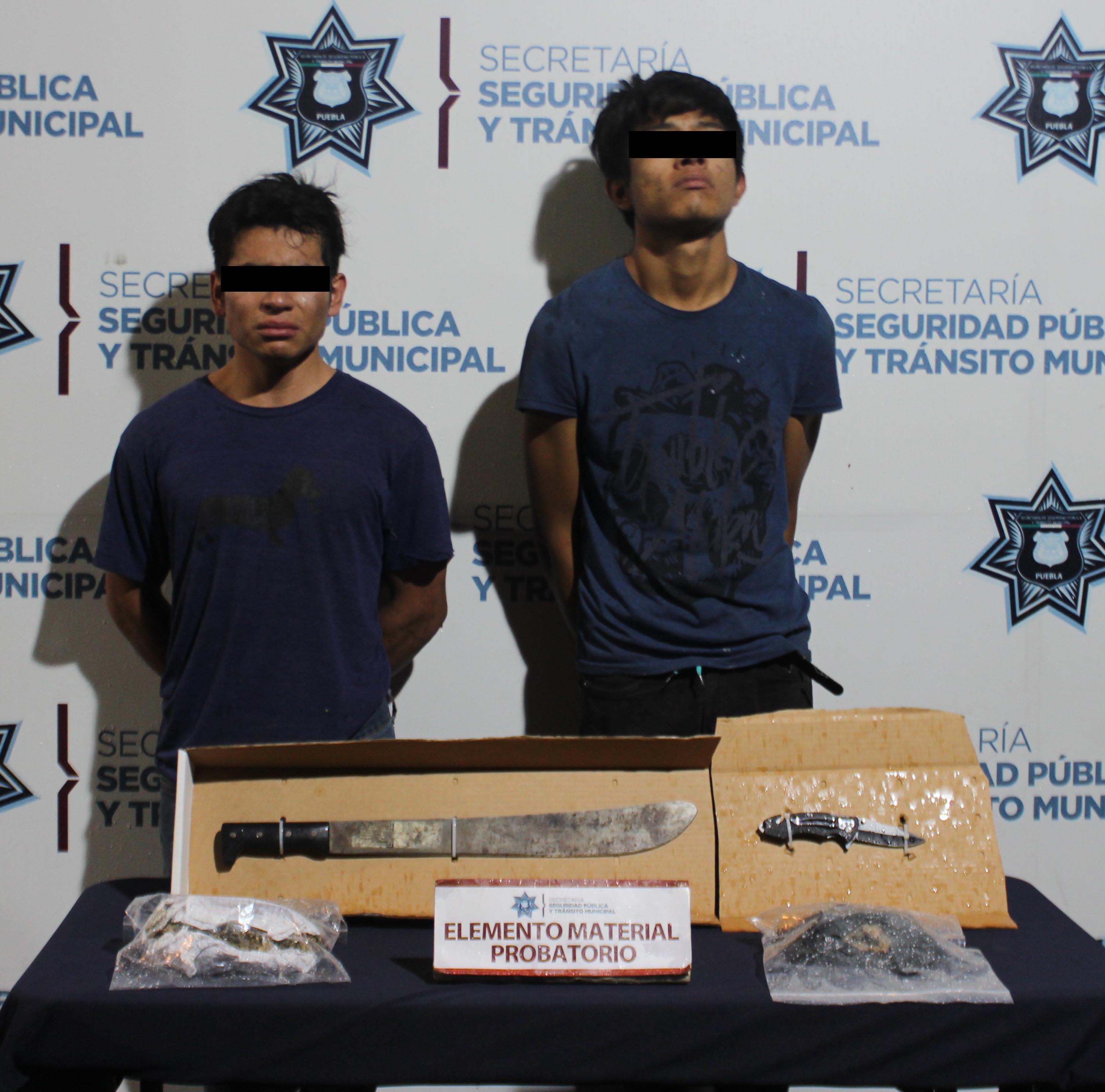 Detienen a dos sujetos minutos después de asaltar un restaurante 