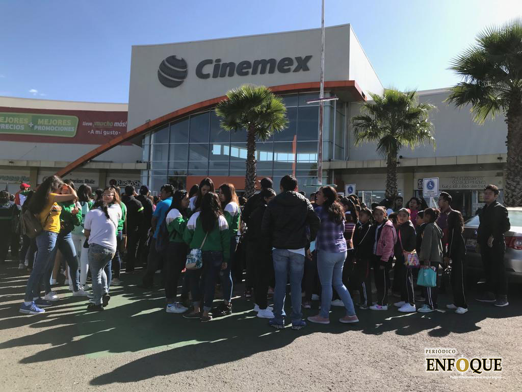 Alumnos, padres de familia y docentes del SNTE 51 son capacitados en temas de prevención  