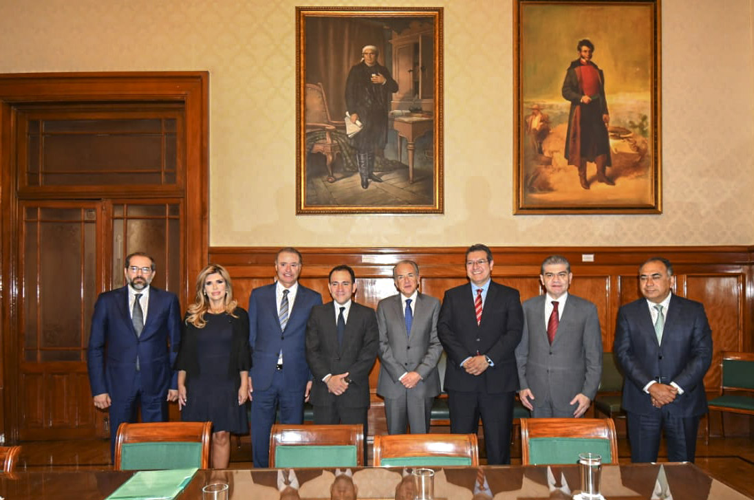 PARTICIPA MARCO MENA EN REUNIÓN CON ARTURO HERRERA, SECRETARIO DE HACIENDA Y GOBERNADORES