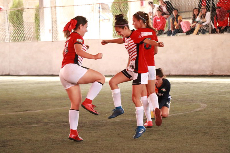 Debut ganador de UPAEP en fútbol y tenis 