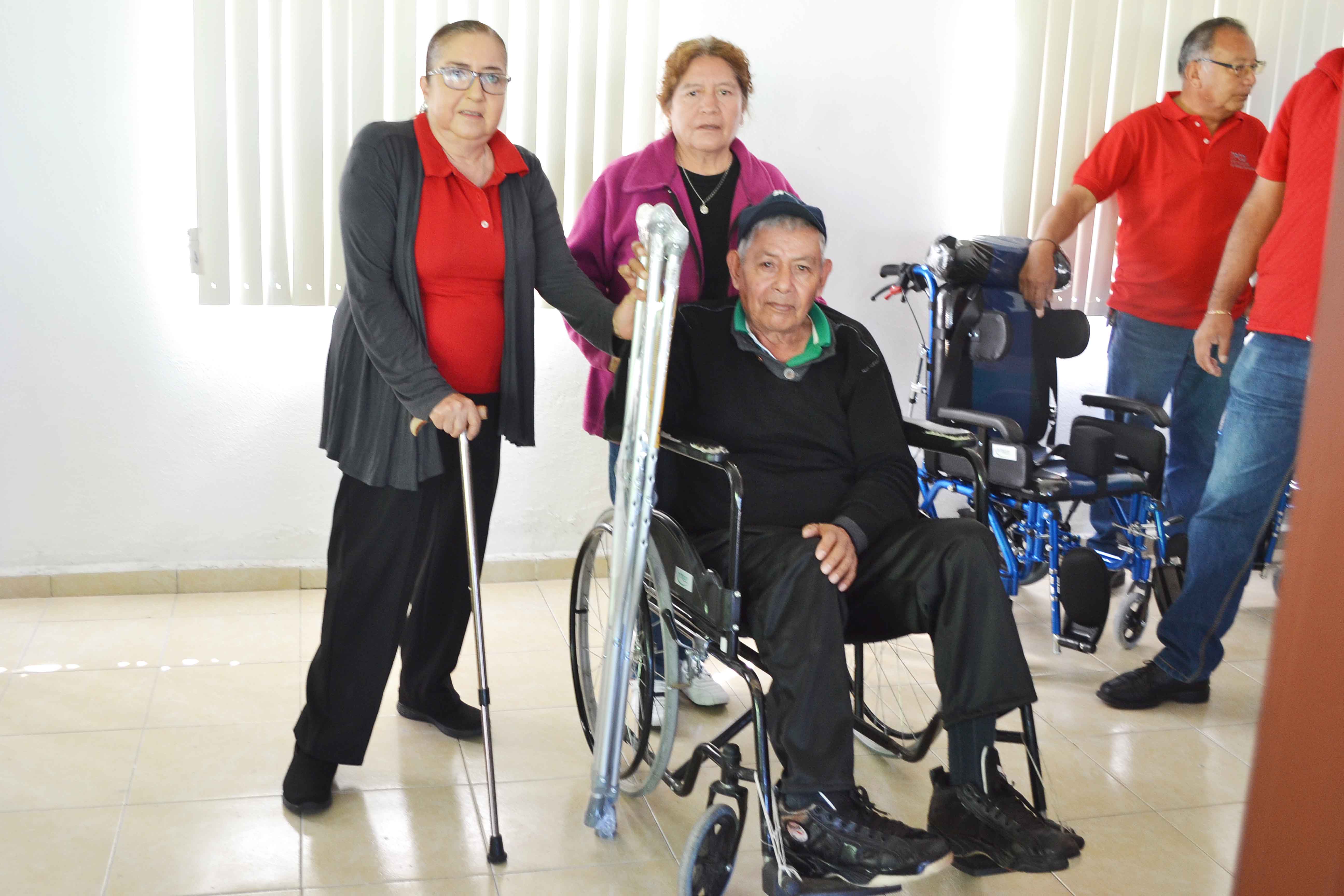 Entrega Itpcd 604 ayudas funcionales a personas con discapacidad