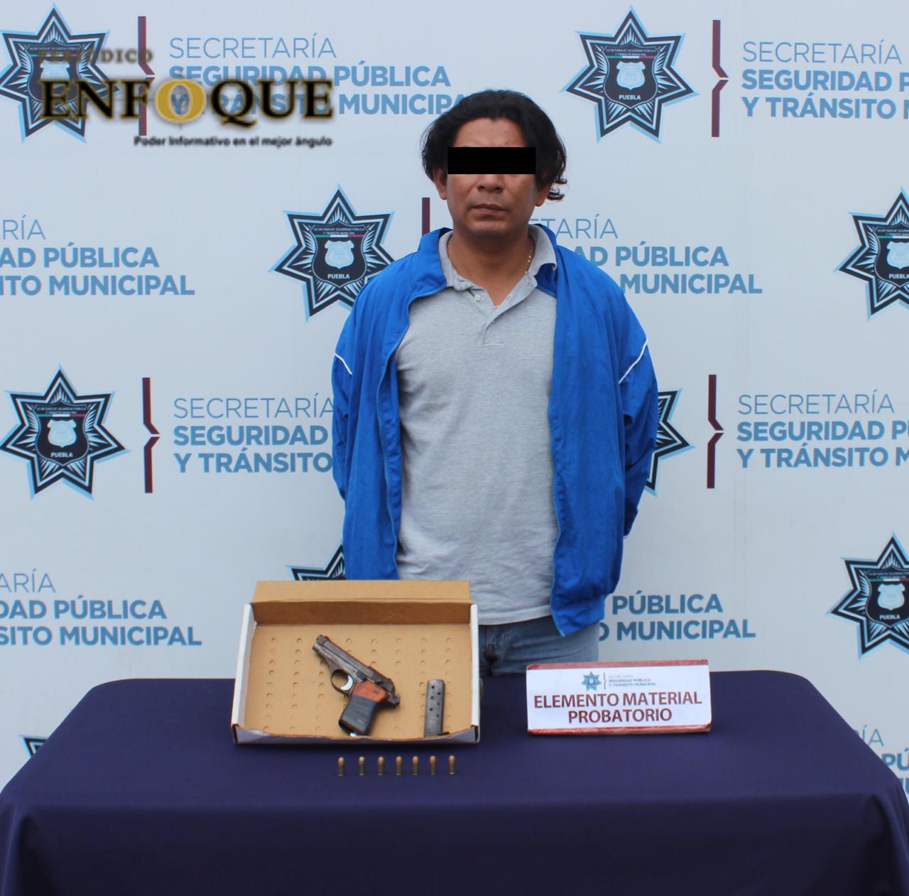 Detienen a sujeto con arma de fuego ilegal tras cometer falta administrativa 