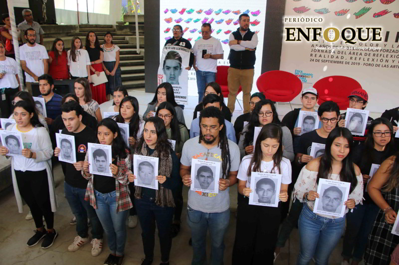 Hay trabas para resolver caso Ayotzinapa, lamenta padre de desaparecido.