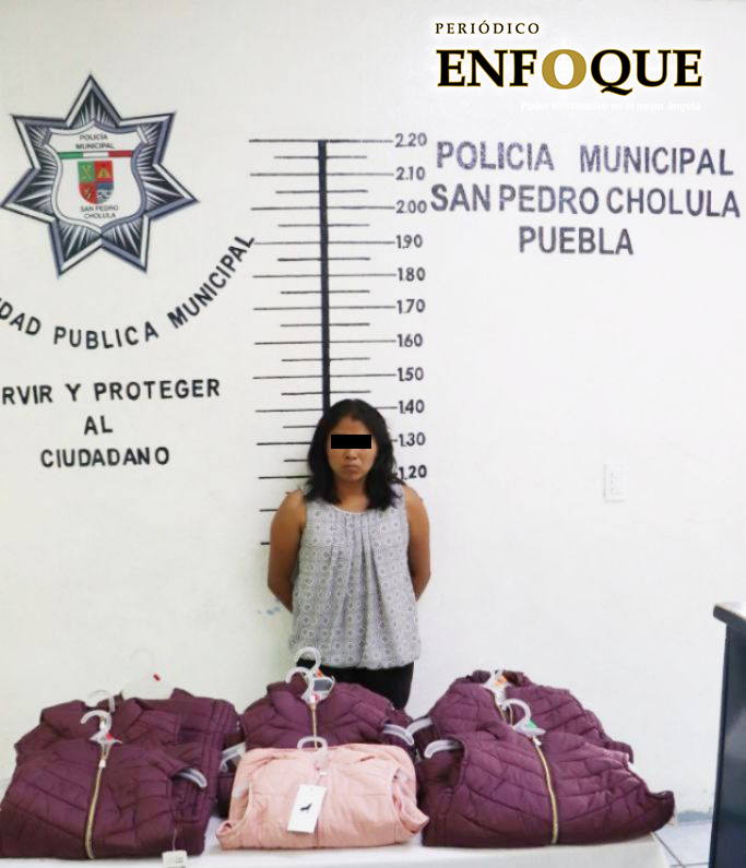 Aprehende policía de San Pedro Cholula a mujer por robo 