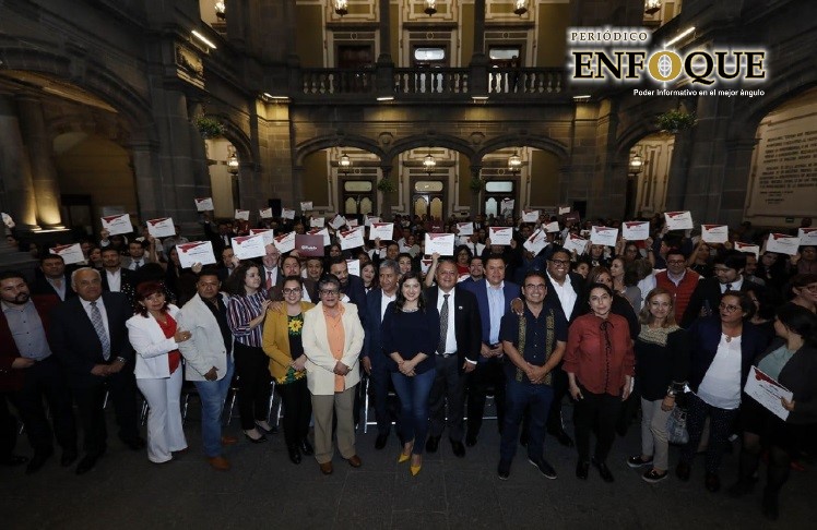 Municipio de Puebla galardona a sus 100 mejores servidores públicos  