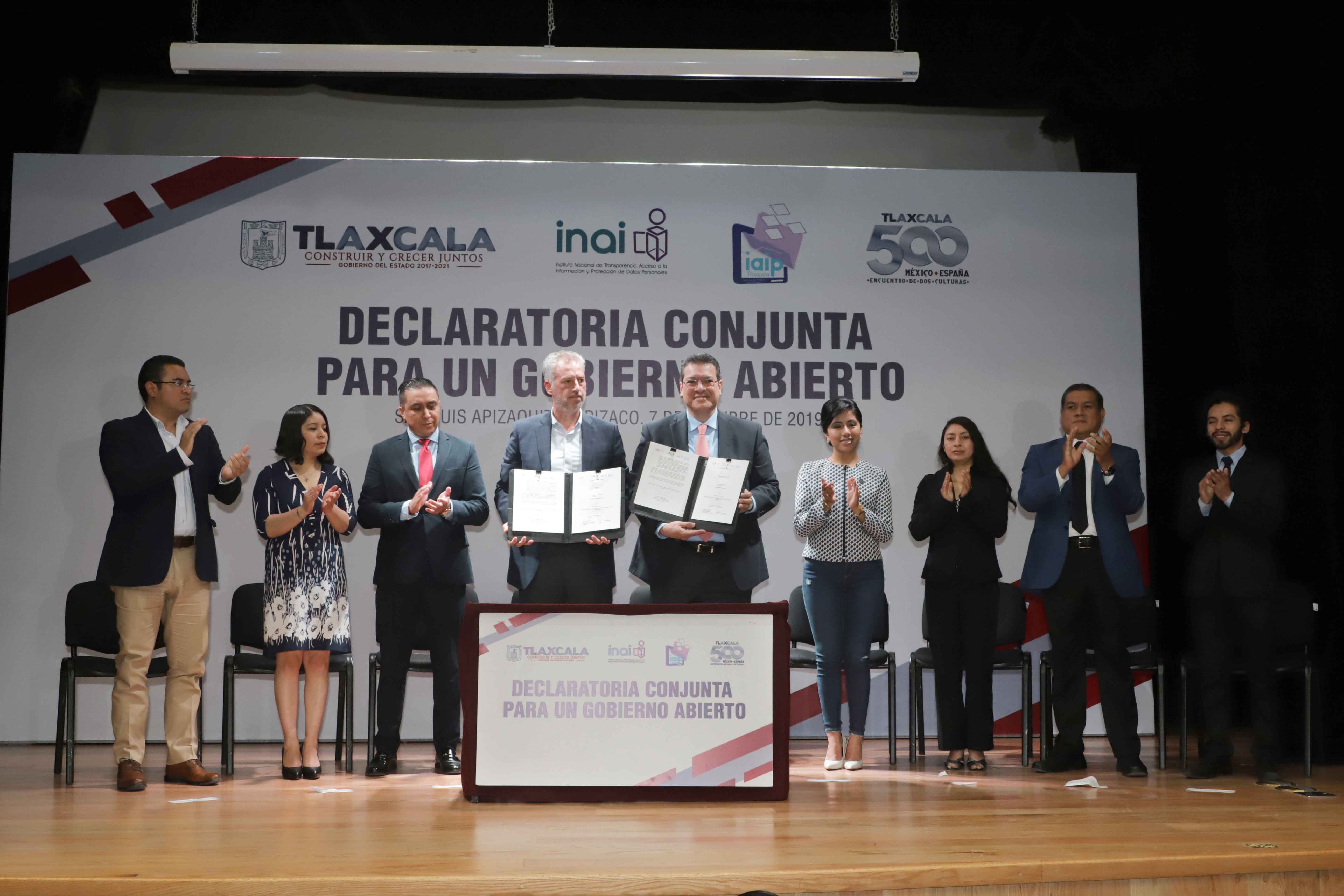 Marco Mena y Joel Salas, comisionado del INAI, firman  Declaratoria Conjunta de Gobierno Abierto  