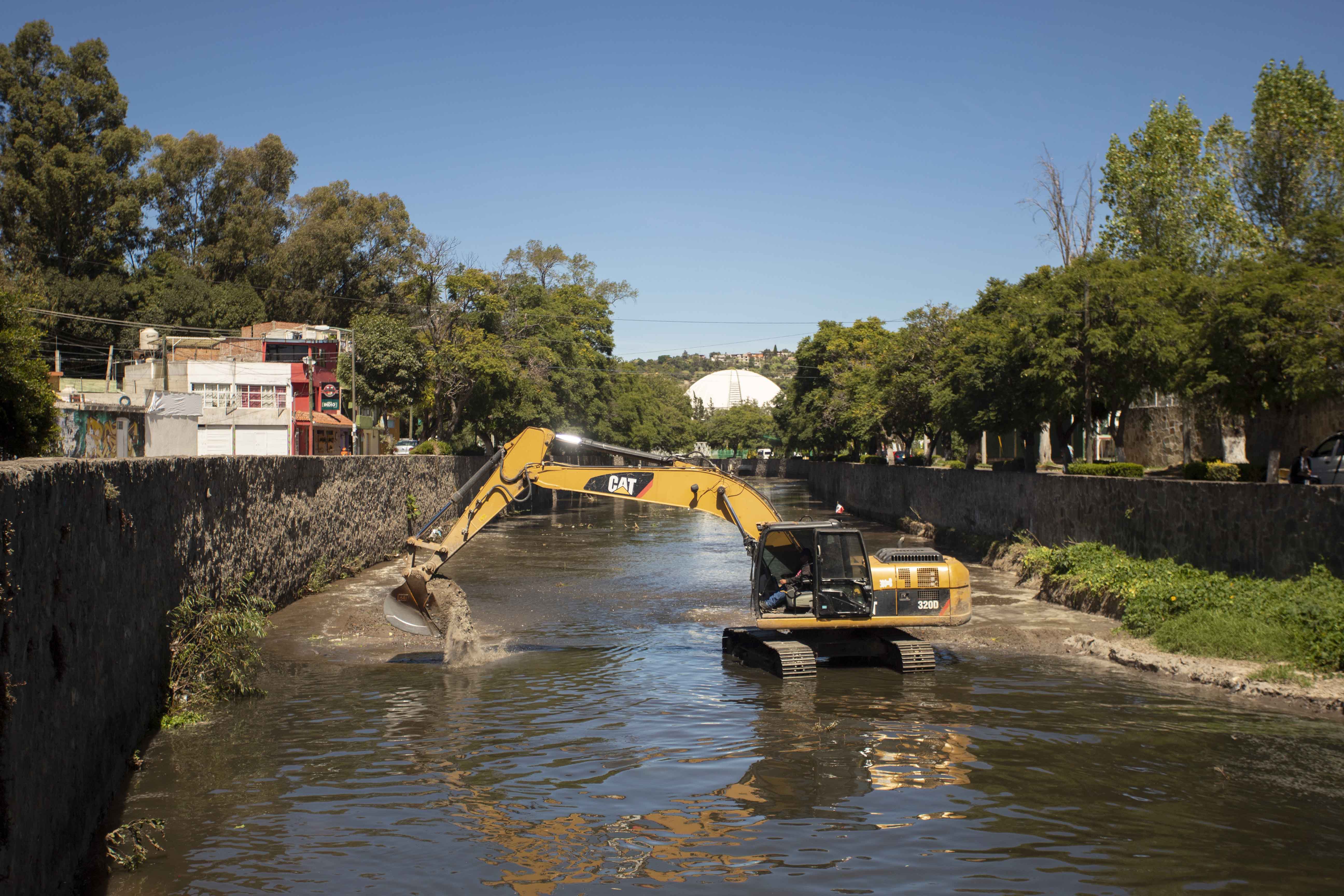 Inicia SECODUVI trabajos de desazolve del río Zahuapan