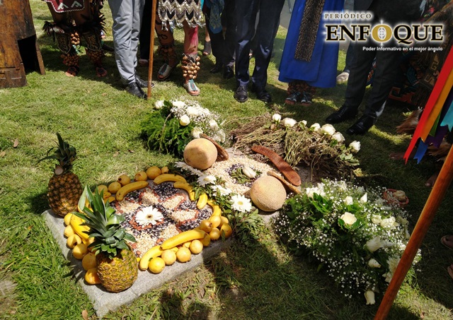 Guardan minuto de silencio por los 500 Años de la Matanza de Cholula 