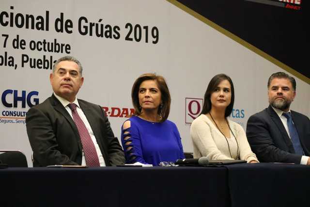 Se realiza Congreso Nacional de Grúas en Puebla