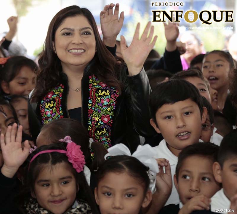 Rivera Vivanco apuesta a la educación con entrega de mobiliario (Fotos)