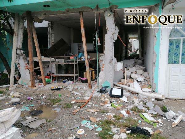 Explota vivienda por acumulación de gas en Tlaxcalancingo 