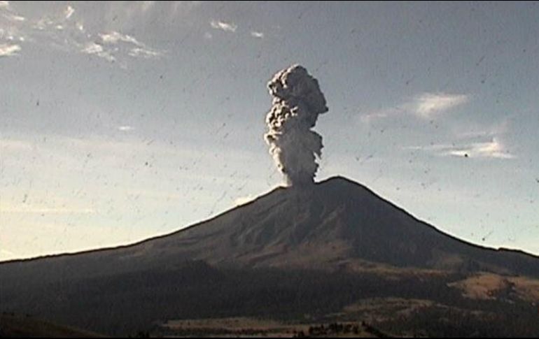 El Popocatépetl registra explosión de más de dos kilómetros de altura