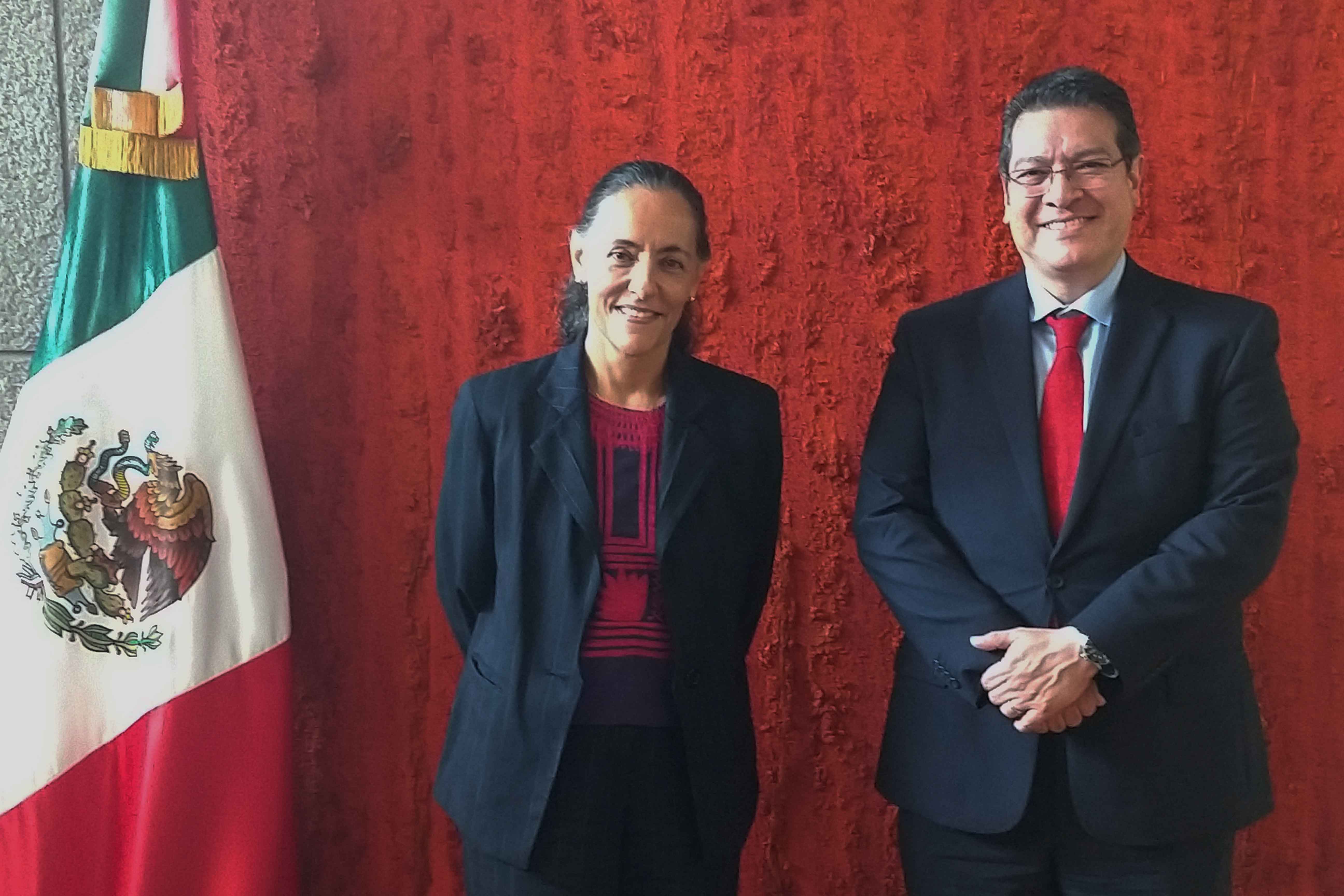 Marco Mena inicia gira en Japón; acude a reunión en la Embajada
