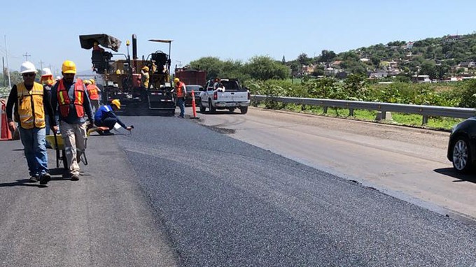 Crean asfalto con plástico que alarga la vida útil de las carreteras hasta en un 50%