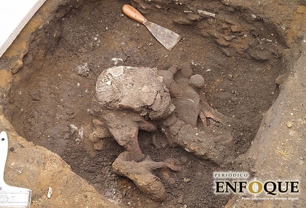 Encuentran 7 entierros prehispánicos en San Andrés Cholula durante obras de pavimentación 