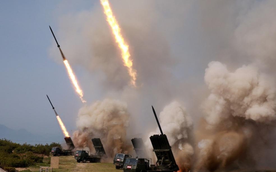 Impactan cinco misiles en una base militar de EU en Iraq