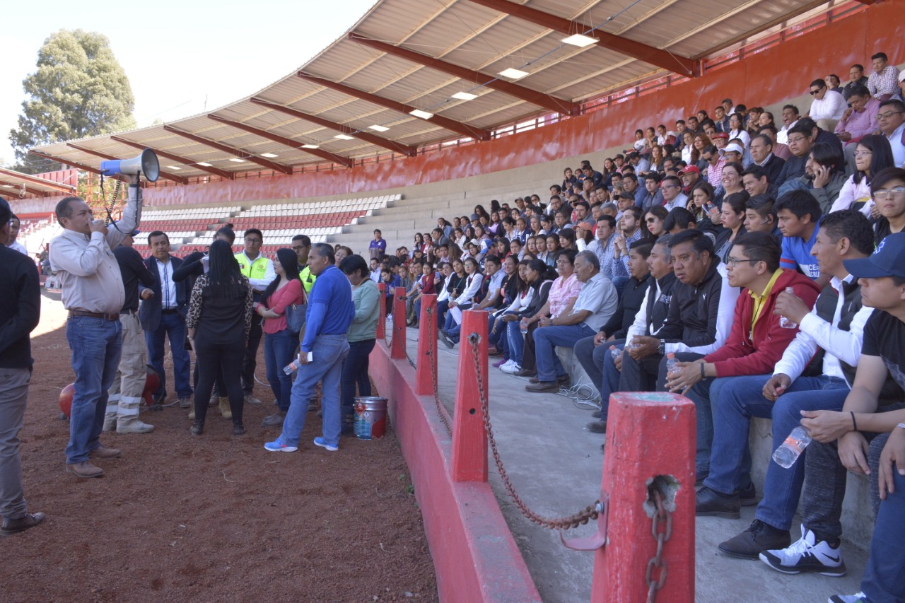 Capacitan a personal de apoyo para concierto de Carlos Rivera en el Estadio Tlahuicole